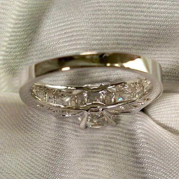New Round Cut Cubic Zirconias Silver DESIGNER Ring
